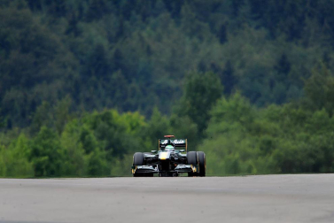 El piloto español Fernando Alonso (Ferrari) sigue demostrando que la evolución de su monoplaza va por buen camino y ha marcado este viernes el mejor registro en la primera sesión de entrenamientos libres del Gran Premio de Alemania, una vez más marcado de cerca por los Red Bull de Sebastian Vettel y Mark Webber.
