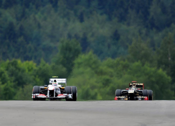 El piloto español Fernando Alonso (Ferrari) sigue demostrando que la evolución de su monoplaza va por buen camino y ha marcado este viernes el mejor registro en la primera sesión de entrenamientos libres del Gran Premio de Alemania, una vez más marcado de cerca por los Red Bull de Sebastian Vettel y Mark Webber.