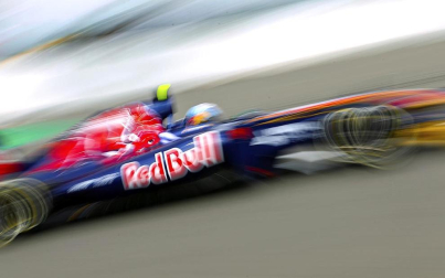El piloto español Fernando Alonso (Ferrari) sigue demostrando que la evolución de su monoplaza va por buen camino y ha marcado este viernes el mejor registro en la primera sesión de entrenamientos libres del Gran Premio de Alemania, una vez más marcado de cerca por los Red Bull de Sebastian Vettel y Mark Webber.