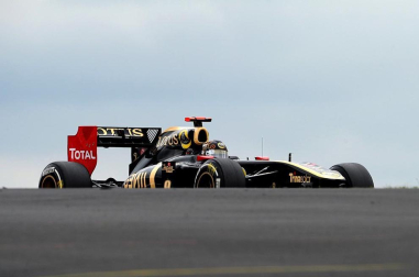 El piloto español Fernando Alonso (Ferrari) sigue demostrando que la evolución de su monoplaza va por buen camino y ha marcado este viernes el mejor registro en la primera sesión de entrenamientos libres del Gran Premio de Alemania, una vez más marcado de cerca por los Red Bull de Sebastian Vettel y Mark Webber.