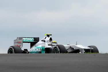 El piloto español Fernando Alonso (Ferrari) sigue demostrando que la evolución de su monoplaza va por buen camino y ha marcado este viernes el mejor registro en la primera sesión de entrenamientos libres del Gran Premio de Alemania, una vez más marcado de cerca por los Red Bull de Sebastian Vettel y Mark Webber.