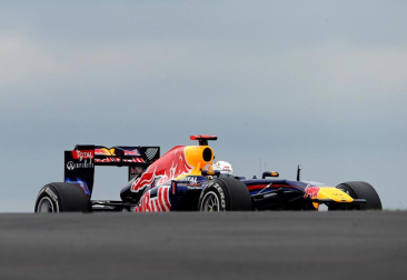 El piloto español Fernando Alonso (Ferrari) sigue demostrando que la evolución de su monoplaza va por buen camino y ha marcado este viernes el mejor registro en la primera sesión de entrenamientos libres del Gran Premio de Alemania, una vez más marcado de cerca por los Red Bull de Sebastian Vettel y Mark Webber.
