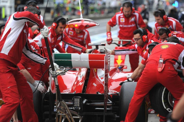 El piloto español Fernando Alonso (Ferrari) sigue demostrando que la evolución de su monoplaza va por buen camino y ha marcado este viernes el mejor registro en la primera sesión de entrenamientos libres del Gran Premio de Alemania, una vez más marcado de cerca por los Red Bull de Sebastian Vettel y Mark Webber.