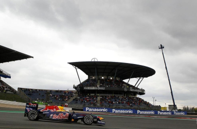 El piloto español Fernando Alonso (Ferrari) sigue demostrando que la evolución de su monoplaza va por buen camino y ha marcado este viernes el mejor registro en la primera sesión de entrenamientos libres del Gran Premio de Alemania, una vez más marcado de cerca por los Red Bull de Sebastian Vettel y Mark Webber.