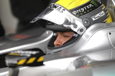 El piloto español Fernando Alonso (Ferrari) sigue demostrando que la evolución de su monoplaza va por buen camino y ha marcado este viernes el mejor registro en la primera sesión de entrenamientos libres del Gran Premio de Alemania, una vez más marcado de cerca por los Red Bull de Sebastian Vettel y Mark Webber.