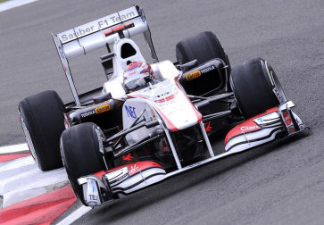 El piloto español Fernando Alonso (Ferrari) sigue demostrando que la evolución de su monoplaza va por buen camino y ha marcado este viernes el mejor registro en la primera sesión de entrenamientos libres del Gran Premio de Alemania, una vez más marcado de cerca por los Red Bull de Sebastian Vettel y Mark Webber.