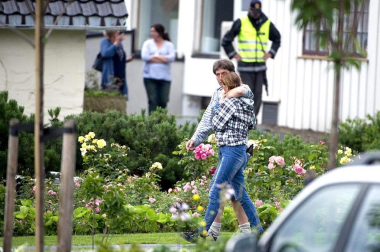 Imágenes del día después del doble atentado en Noruega contra el Gobierno, que se ha cobrado casi un centenar de víctimas mortales.