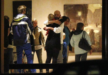 Imágenes del barrio gubernamental de Oslo, donde se desató una primera explosión, y de la isla Utoya, donde se celebraba un campamento juvenil del Partido Laborista y el principal sospechoso de la matanza protagonizó un tiroteo