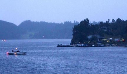 Imágenes del barrio gubernamental de Oslo, donde se desató una primera explosión, y de la isla Utoya, donde se celebraba un campamento juvenil del Partido Laborista y el principal sospechoso de la matanza protagonizó un tiroteo