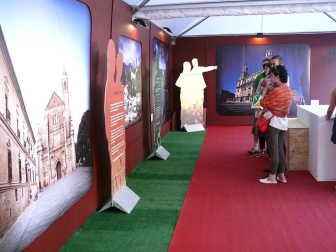 Con motivo de la conmemoración del octavo centenario de la Batalla de las Navas de Tolosa, una exposición promocional de Jaén se ha trasladado a la capital Navarra bajo el lema "Unidas por la Historia".
