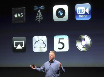Imágenes de la presentación del último modelo del iPhone 4, de la marca Apple, este martes 4 de octubre.