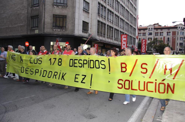 Entre 1.500 y 3.000 personas se han manifestado este jueves por la tarde en Pamplona
