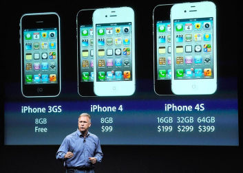 Imágenes de la presentación del último modelo del iPhone 4, de la marca Apple, este martes 4 de octubre.