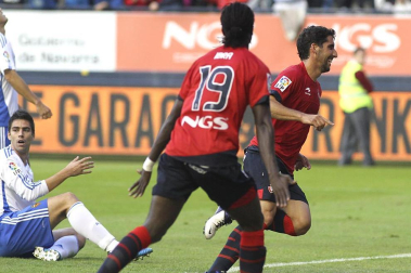 Imágenes del partido entre Osasuna y el Zaragoza, en el que los rojillos se impusieron 3-0 durante la novena jornada del Fútbol de Primera División.