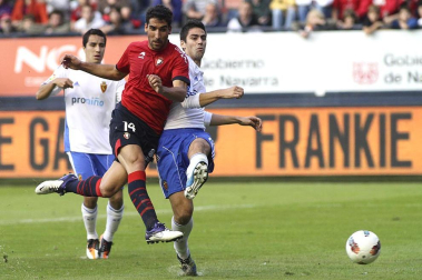 Imágenes del partido entre Osasuna y el Zaragoza, en el que los rojillos se impusieron 3-0 durante la novena jornada del Fútbol de Primera División.