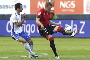 Imágenes del partido entre Osasuna y el Zaragoza, en el que los rojillos se impusieron 3-0 durante la novena jornada del Fútbol de Primera División.