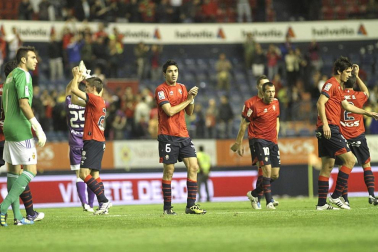 Imágenes del partido entre Osasuna y el Zaragoza, en el que los rojillos se impusieron 3-0 durante la novena jornada del Fútbol de Primera División.