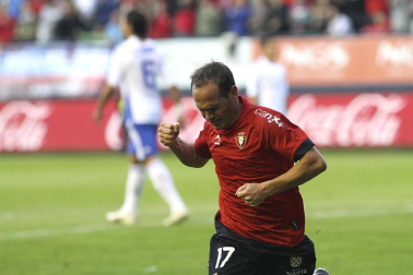 Imágenes del partido entre Osasuna y el Zaragoza, en el que los rojillos se impusieron 3-0 durante la novena jornada del Fútbol de Primera División.