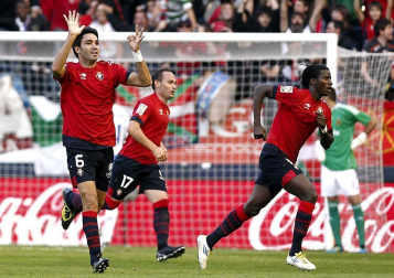Imágenes del partido entre Osasuna y el Zaragoza, en el que los rojillos se impusieron 3-0 durante la novena jornada del Fútbol de Primera División.