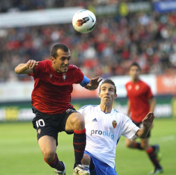 Imágenes del partido entre Osasuna y el Zaragoza, en el que los rojillos se impusieron 3-0 durante la novena jornada del Fútbol de Primera División.