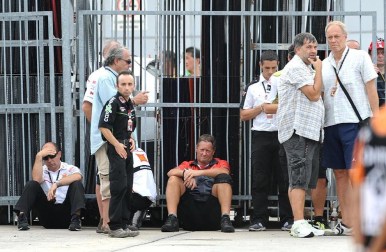 Imágenes del circuito de Sepang en Malasia tras conocerse la noticia de la muerte de Marco Simoncelli