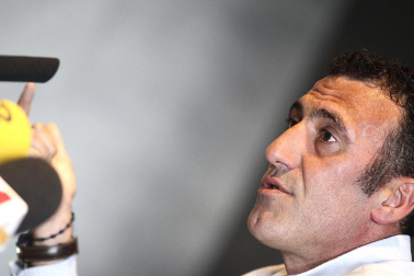 El ciclista navarro José Vicente "Chente" García Acosta anuncia su retirada del ciclismo profesional en una rueda de prensa en el Hotel Castillo de Gorráiz.