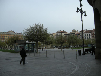Varios lugares de Pamplona amanecen con niebla este domingo