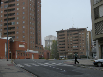 Varios lugares de Pamplona amanecen con niebla este domingo