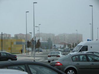 Varios lugares de Pamplona amanecen con niebla este domingo