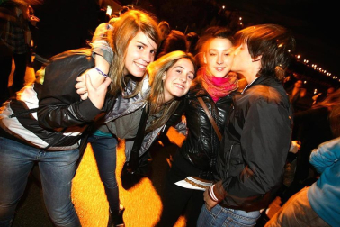 Imágenes de la celebración de la Carpa Universitaria durante la noche del viernes 4 de noviembre de 2011.