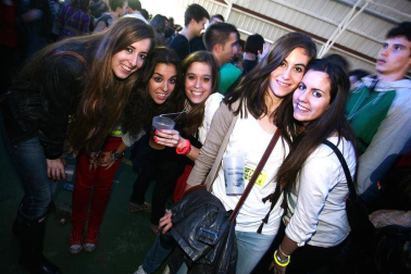 Imágenes de la celebración de la Carpa Universitaria durante la noche del viernes 4 de noviembre de 2011.