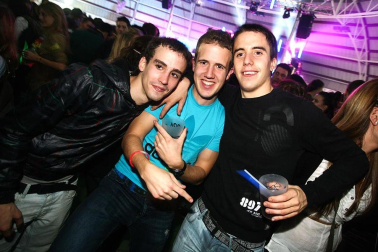 Imágenes de la celebración de la Carpa Universitaria durante la noche del viernes 4 de noviembre de 2011.