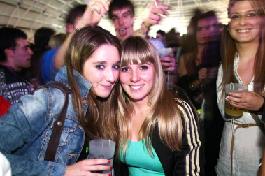 Imágenes de la celebración de la Carpa Universitaria durante la noche del viernes 4 de noviembre de 2011.