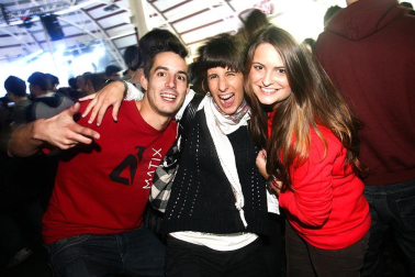 Imágenes de la celebración de la Carpa Universitaria durante la noche del viernes 4 de noviembre de 2011.