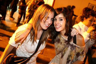Imágenes de la celebración de la Carpa Universitaria durante la noche del viernes 4 de noviembre de 2011.