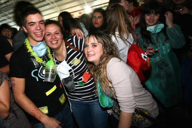 Imágenes de la celebración de la Carpa Universitaria durante la noche del viernes 4 de noviembre de 2011.