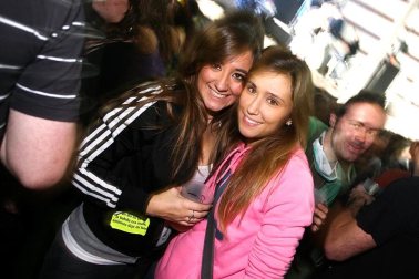 Imágenes de la celebración de la Carpa Universitaria durante la noche del viernes 4 de noviembre de 2011.