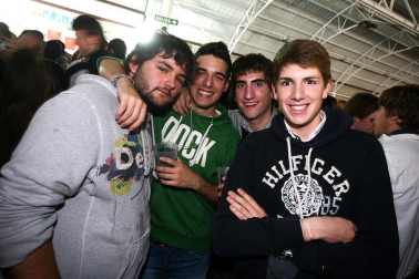Imágenes de la celebración de la Carpa Universitaria durante la noche del viernes 4 de noviembre de 2011.