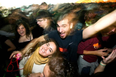 Imágenes de la celebración de la Carpa Universitaria durante la noche del viernes 4 de noviembre de 2011.