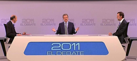 Rajoy y Rubalcaba se enfrentan en el debate televisado por la Academia de televisión, en el Palacio de Congresos.