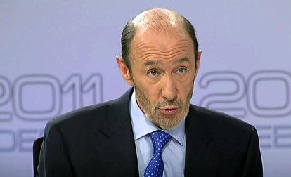 Rajoy y Rubalcaba se enfrentan en el debate televisado por la Academia de televisión, en el Palacio de Congresos.
