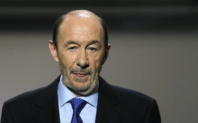 Rajoy y Rubalcaba se enfrentan en el debate televisado por la Academia de televisión, en el Palacio de Congresos.