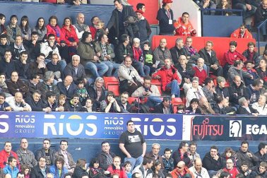 Imágenes de la afición del Reyno de Navarra en el encuentro Osasuna 0 - Rayo Vallecano 0.