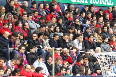 Imágenes de la afición del Reyno de Navarra en el encuentro Osasuna 0 - Rayo Vallecano 0.