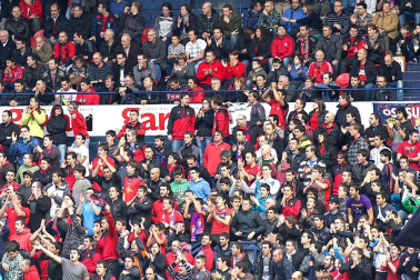 Imágenes de la afición del Reyno de Navarra en el encuentro Osasuna 0 - Rayo Vallecano 0.