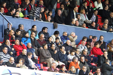 Imágenes de la afición del Reyno de Navarra en el encuentro Osasuna 0 - Rayo Vallecano 0.