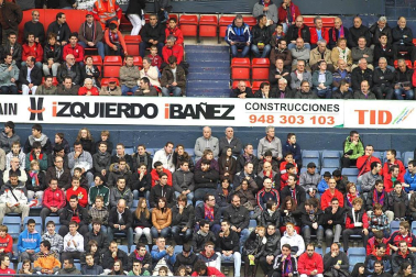 Imágenes de la afición del Reyno de Navarra en el encuentro Osasuna 0 - Rayo Vallecano 0.