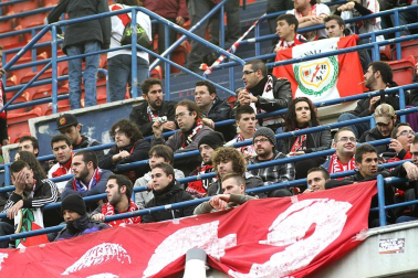 Imágenes de la afición del Reyno de Navarra en el encuentro Osasuna 0 - Rayo Vallecano 0.