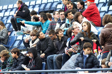Imágenes de la afición del Reyno de Navarra en el encuentro Osasuna 0 - Rayo Vallecano 0.