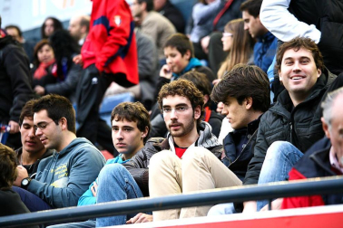 Imágenes de la afición del Reyno de Navarra en el encuentro Osasuna 0 - Rayo Vallecano 0.